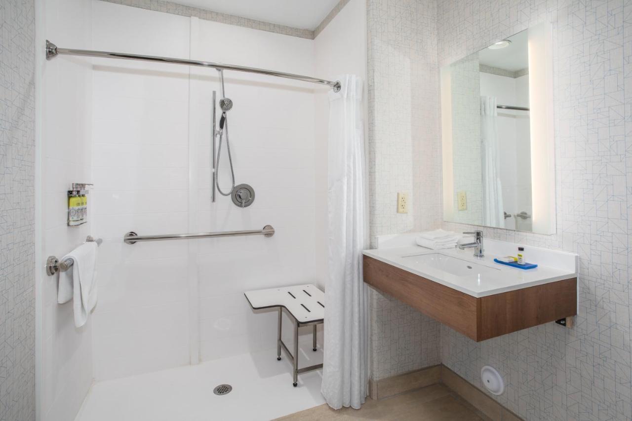 Holiday Inn Express & Suites Phoenix Glendale Dist By Ihg Exteriör bild