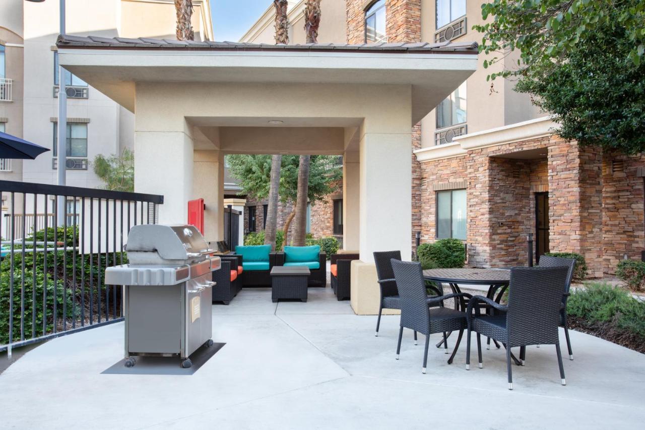 Holiday Inn Express & Suites Phoenix Glendale Dist By Ihg Exteriör bild